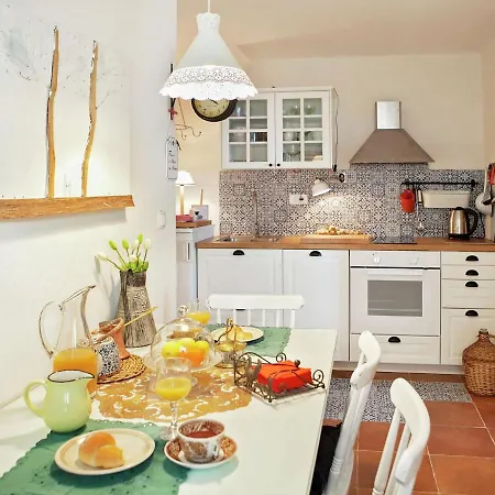 Delightfully Decorated With A Sea View 5 Minutes To The * Brela