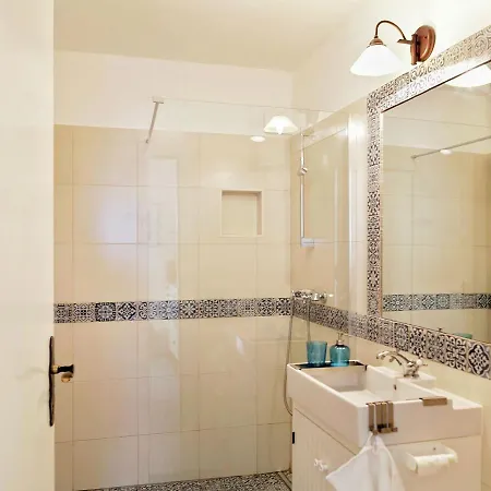 Delightfully Decorated With A Sea View 5 Minutes To The Apartment