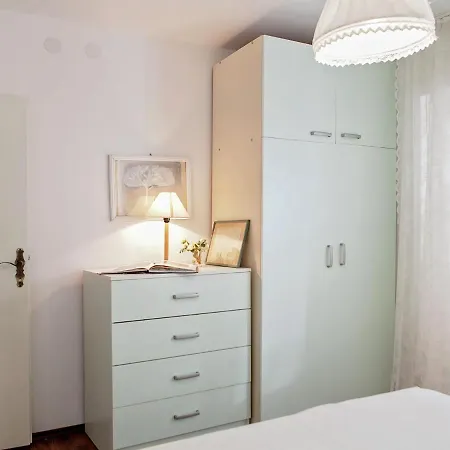 Apartment Delightfully Decorated With A Sea View 5 Minutes To The Brela