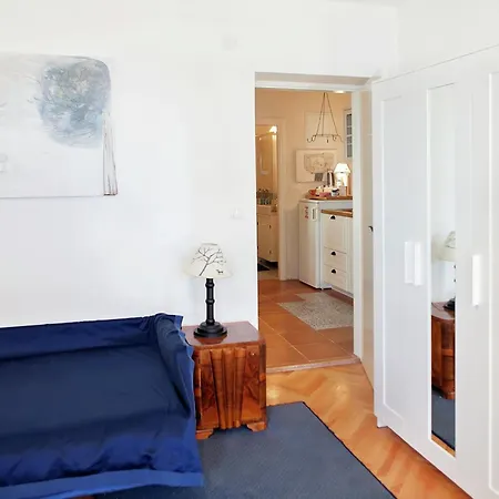 Delightfully Decorated With A Sea View 5 Minutes To The Brela