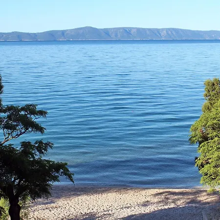 Delightfully Decorated With A Sea View 5 Minutes To The Apartment Brela